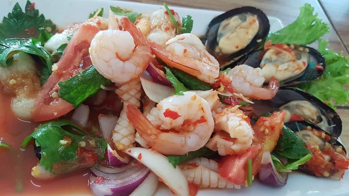 ส้มตำบอมบอย