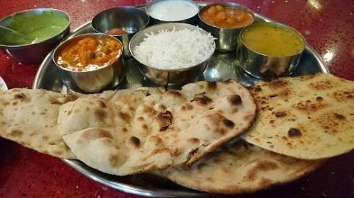 पटेल ढाबा एंड फैमिली रेस्टोरेंट सीता सरोवर पौड़ी