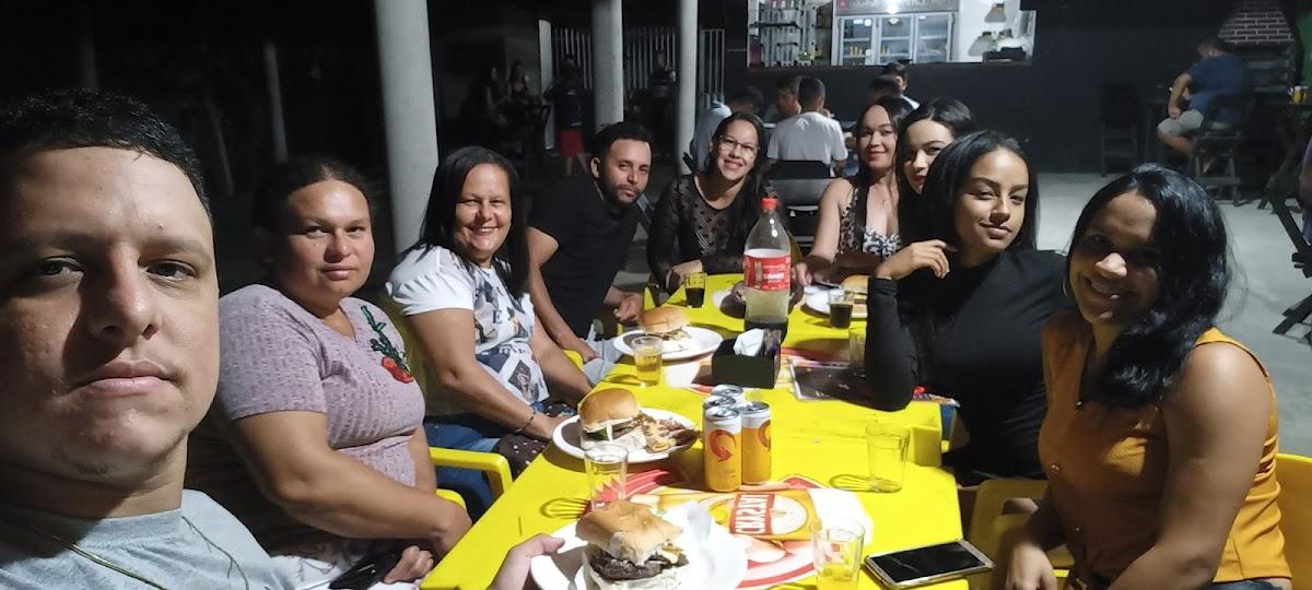 Lanchonete e pizzaria S. A