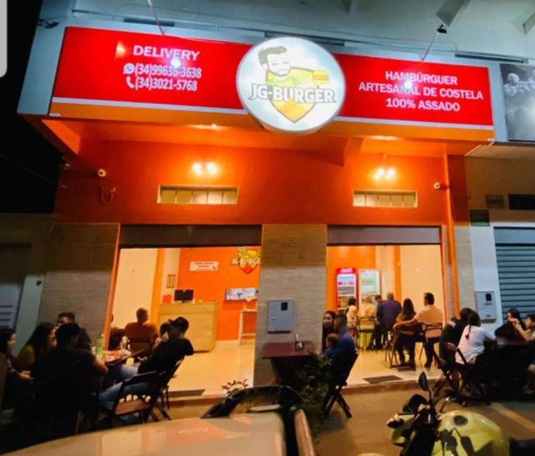 Musta Burger Araguari