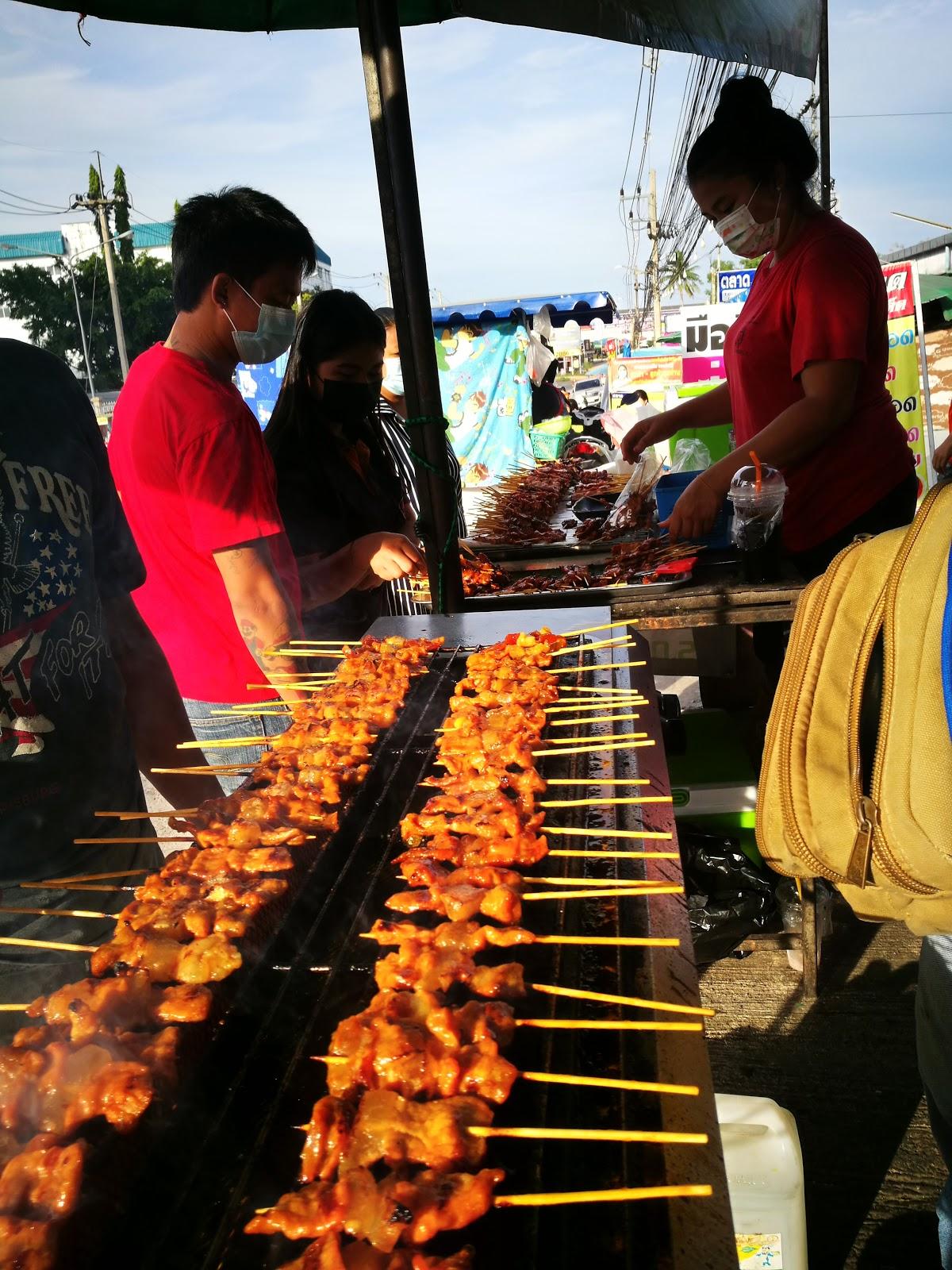 หมีขายหมู หมูปลาร้า บ่อวิน