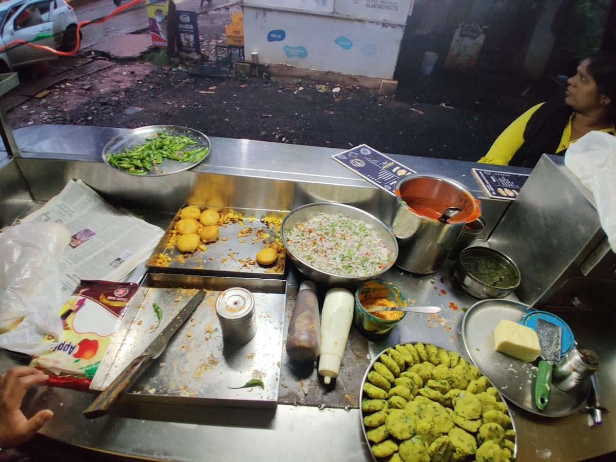 Shri Nandi Special Vada Pav Centre