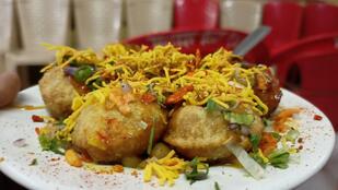 Prakash Balaji chat bhelpuri centre