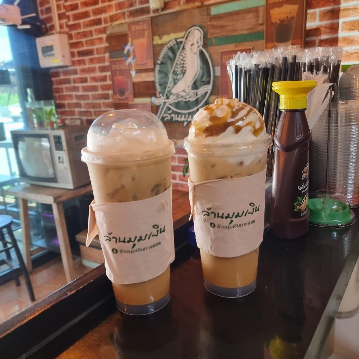 ล้านมุมเงินกาแฟสด Yok coffee & Smoothies