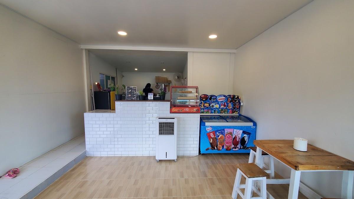 PJ's Social House (ร้านพิซซ่าสีแดง)