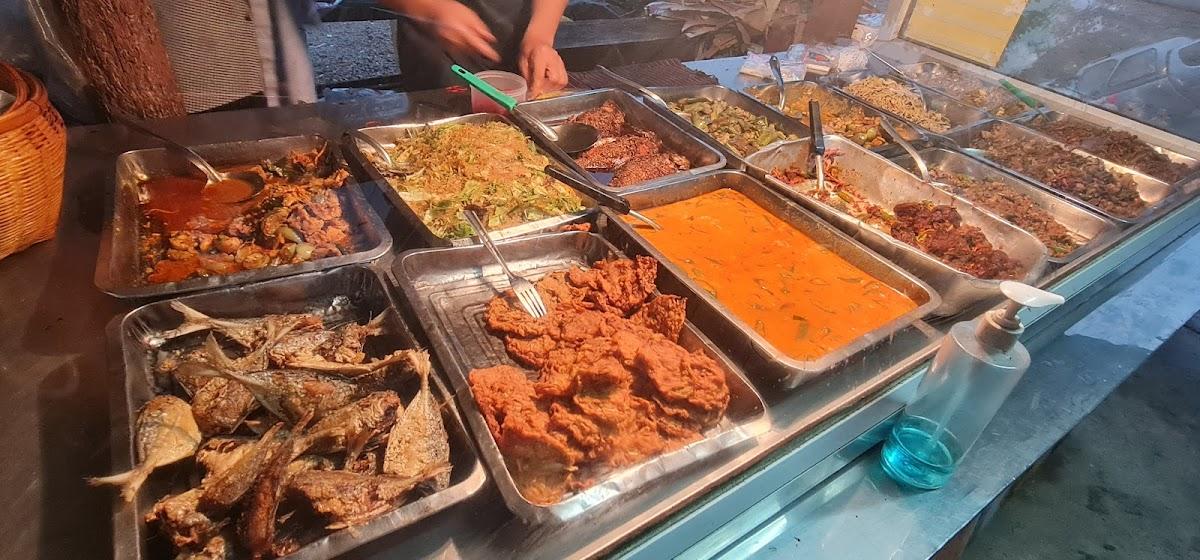 ร้านข้าวแกงกรรณิการ์