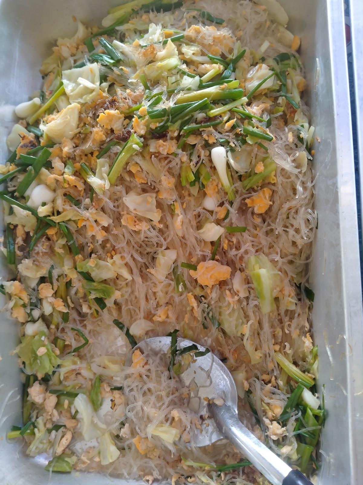 ข้าวแกงชายแดน (หน้าด่านผักกาด)