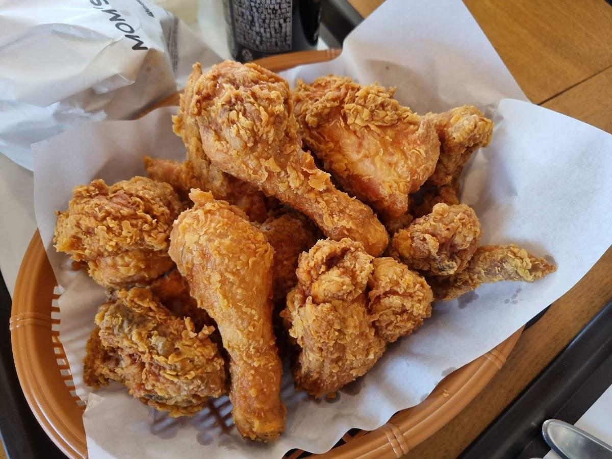 맘스터치 신강촌점