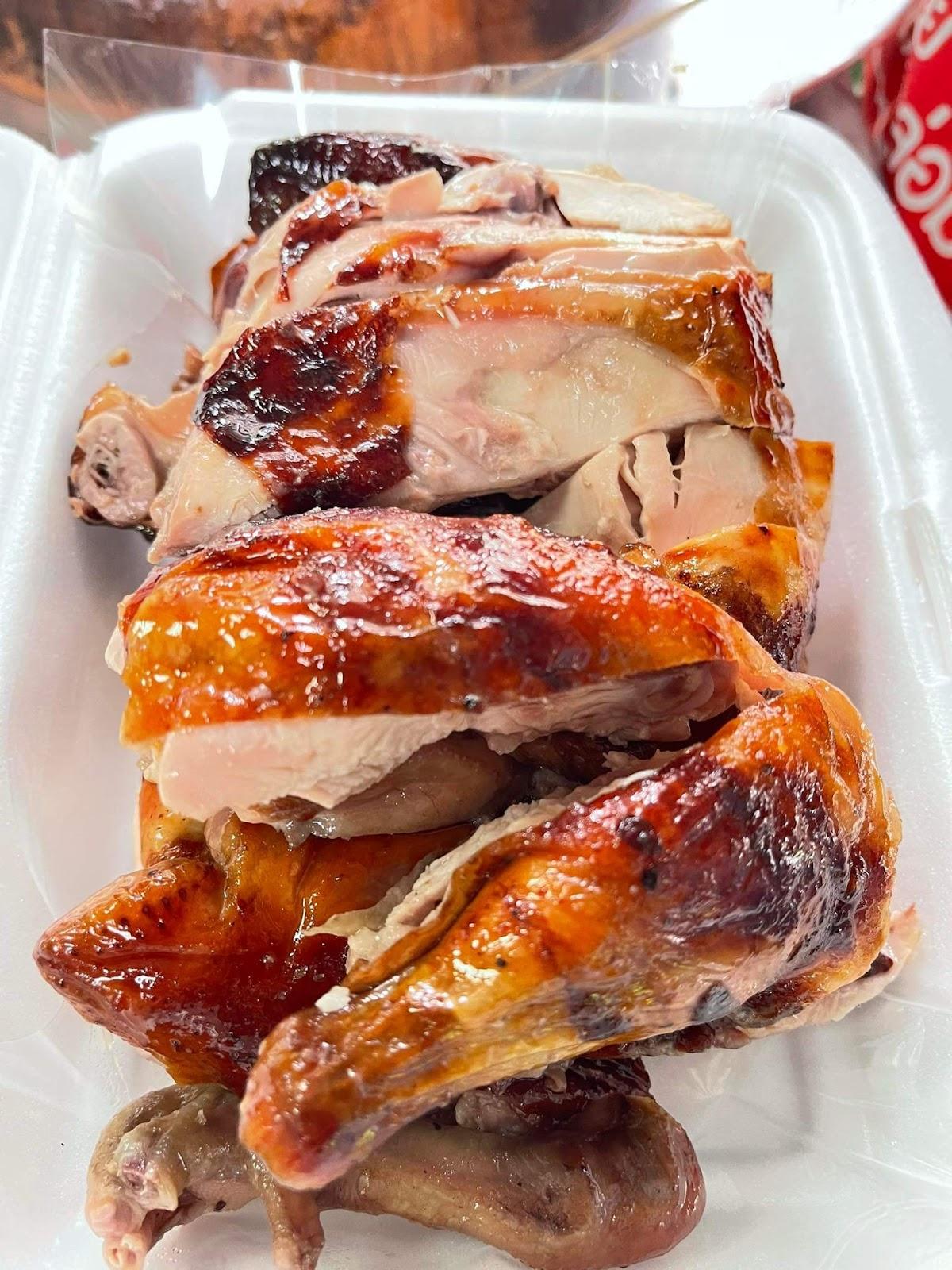 ร้านไก่หมุนอบน้ำผึ้ง-ส้มตำ