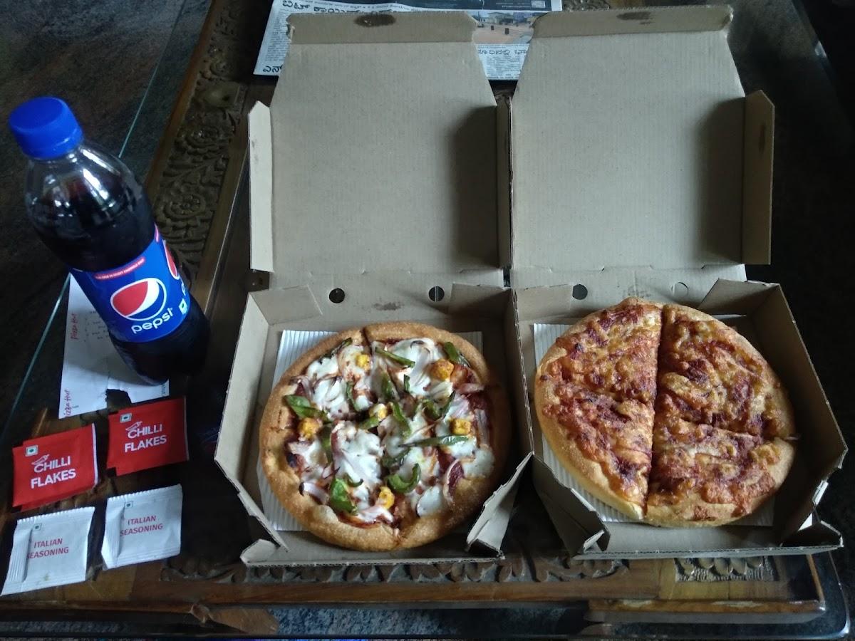 Pizza Hut Bandi Gowda, Mandya