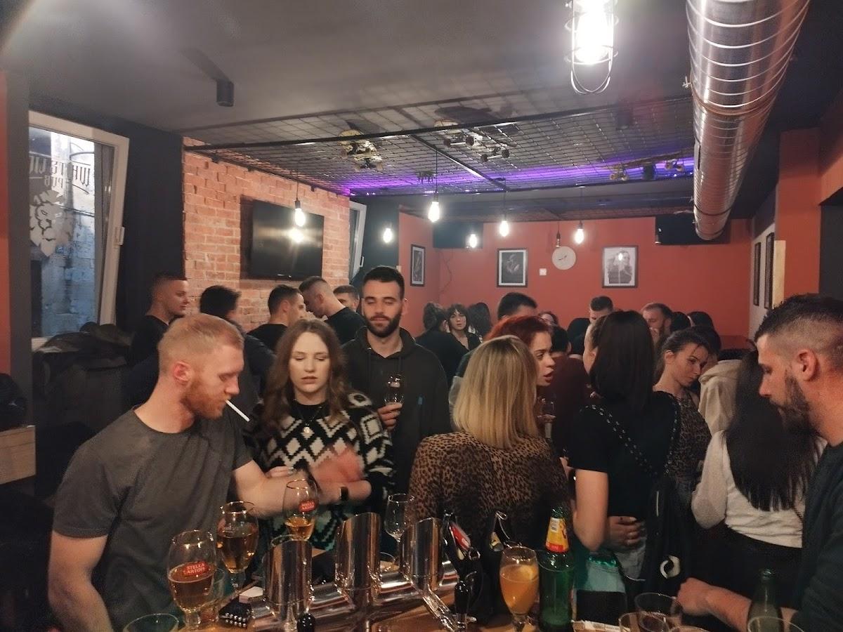 The White Lion bar&pub