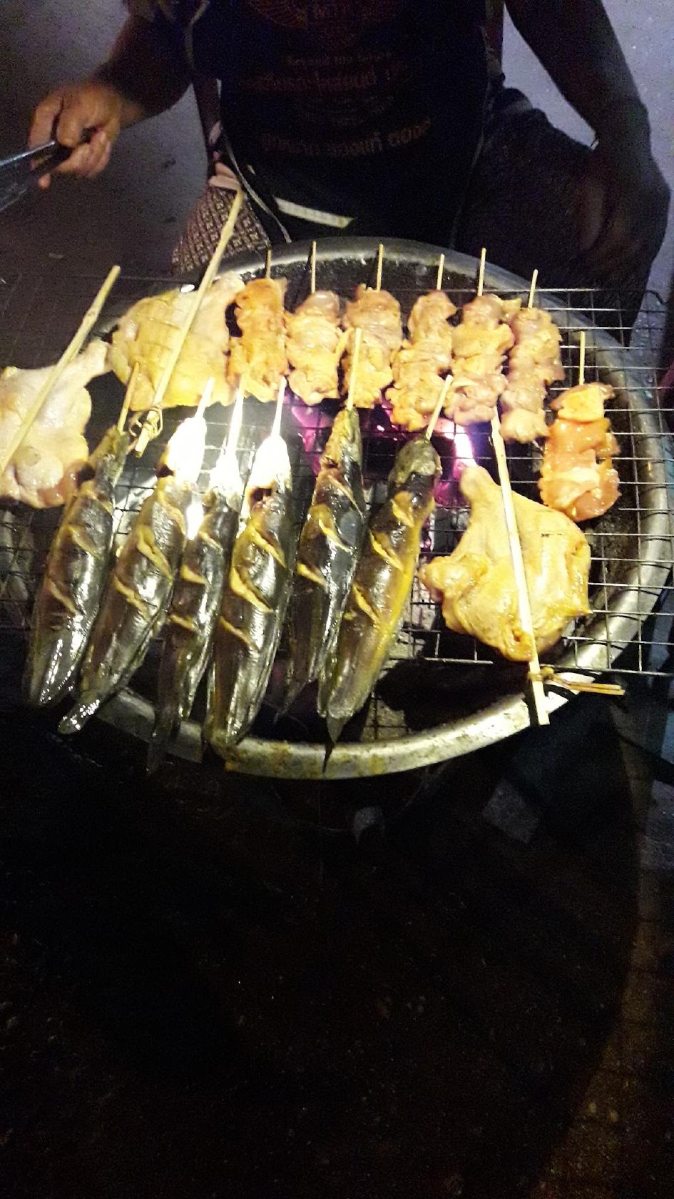 ร้านปลาดุกย่างยายจิตร