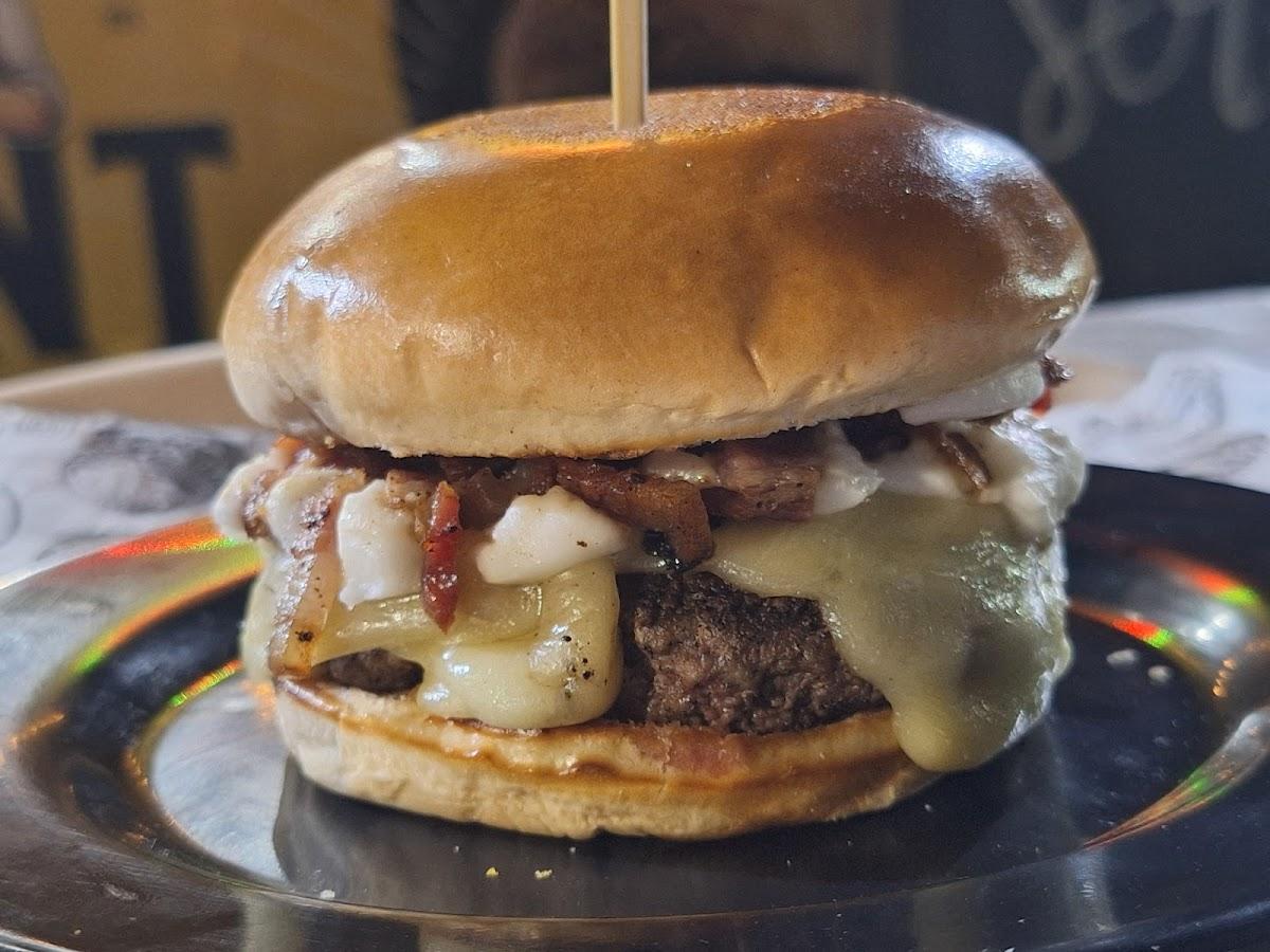 POINT ESTRADA HAMBÚRGUERIA E LANCHONETE