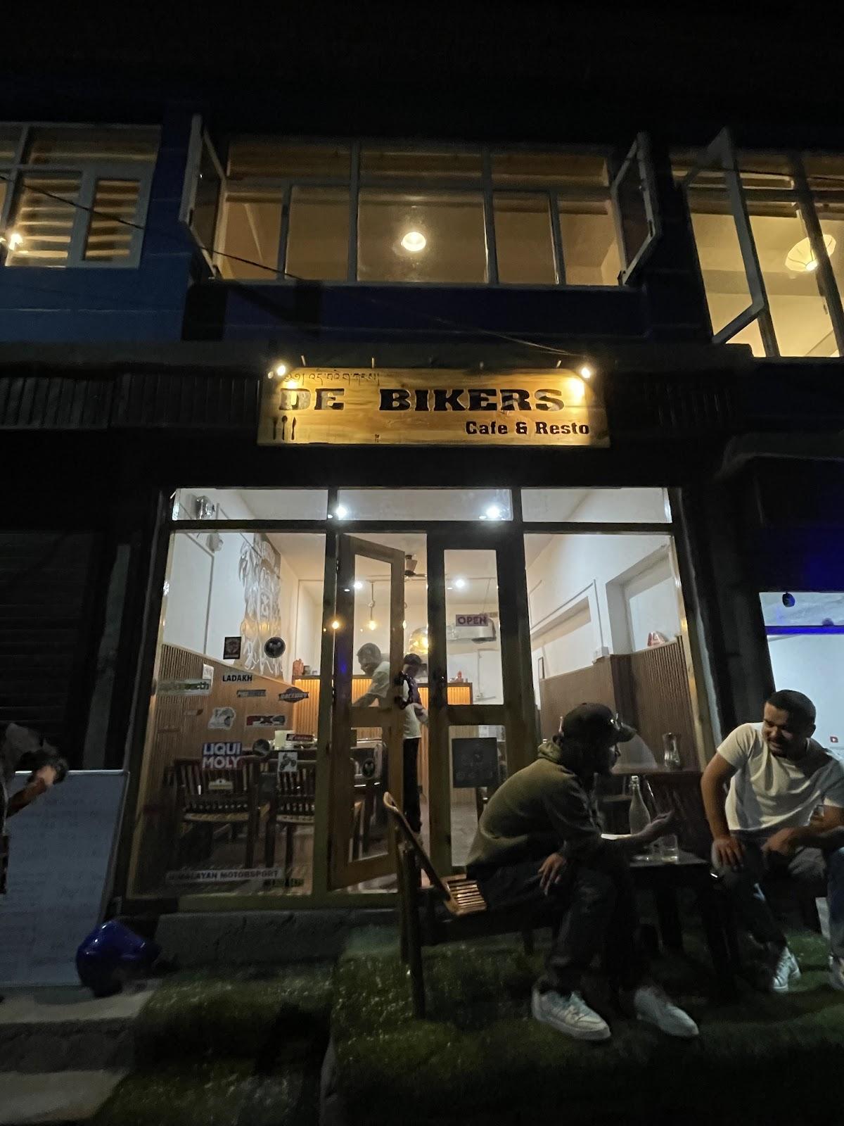 De Bikers Cafe & Resto