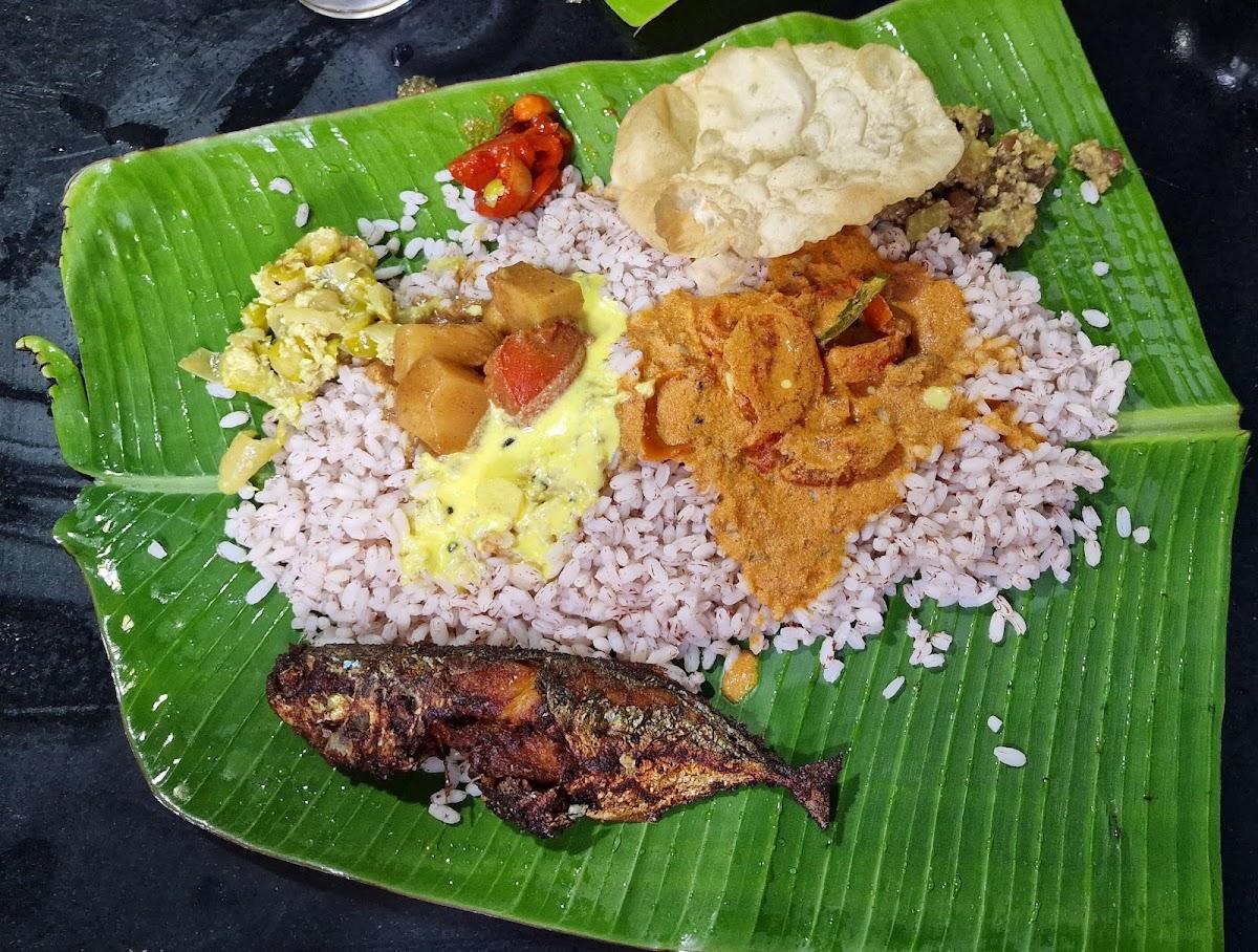 Tharavadu Hotel തറവാട്