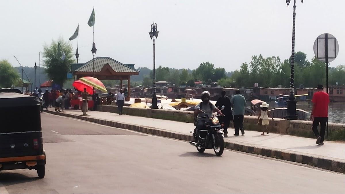 Lakshmi Vaishnao BhojnalayaLakshmi Vaishnao Bhojnalaya )