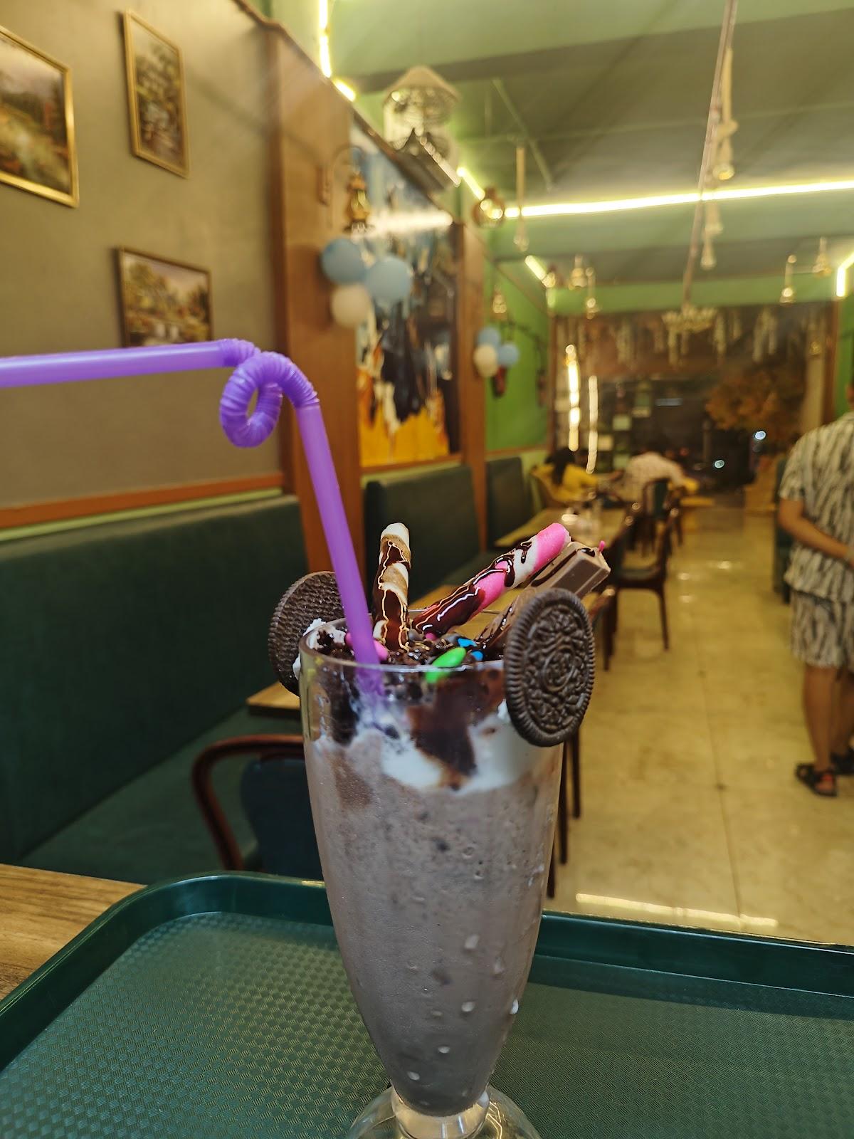 The Vintage Hub Cafe