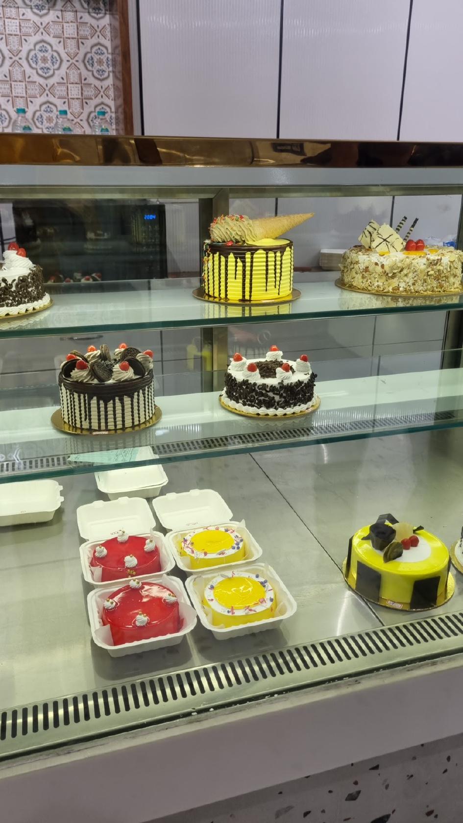 Aahaar Cakes and Cafe