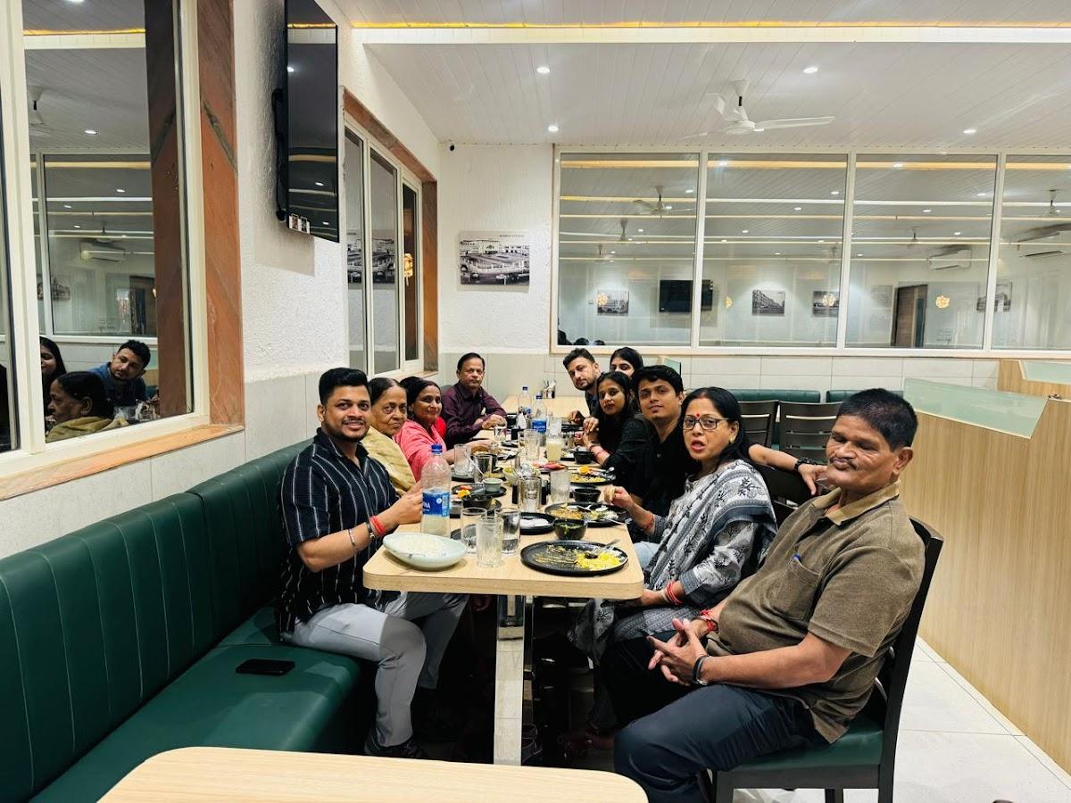 Bombay Baithak Kashele