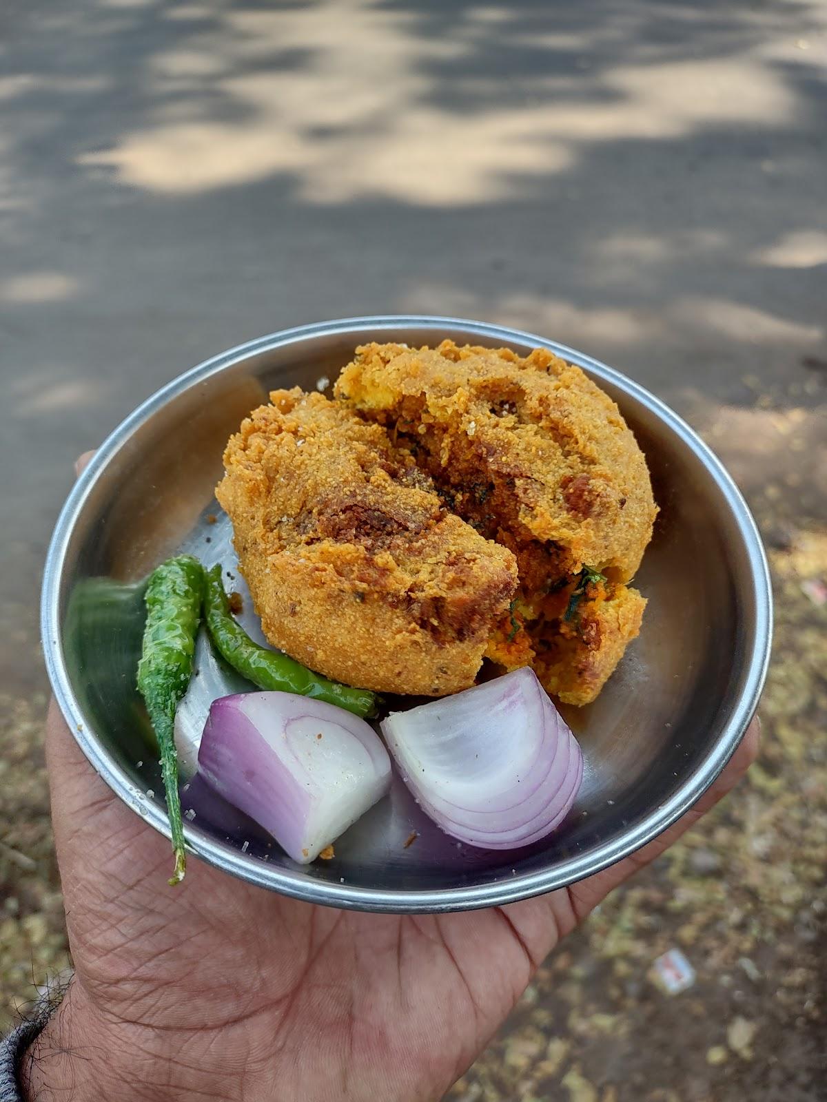 Gotkhinde Vada Pav Center