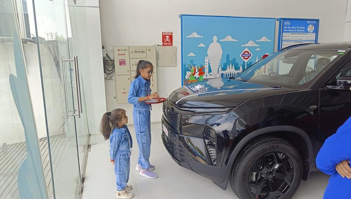 JAY BHAVANI DRY FRUIT DISH GOLA