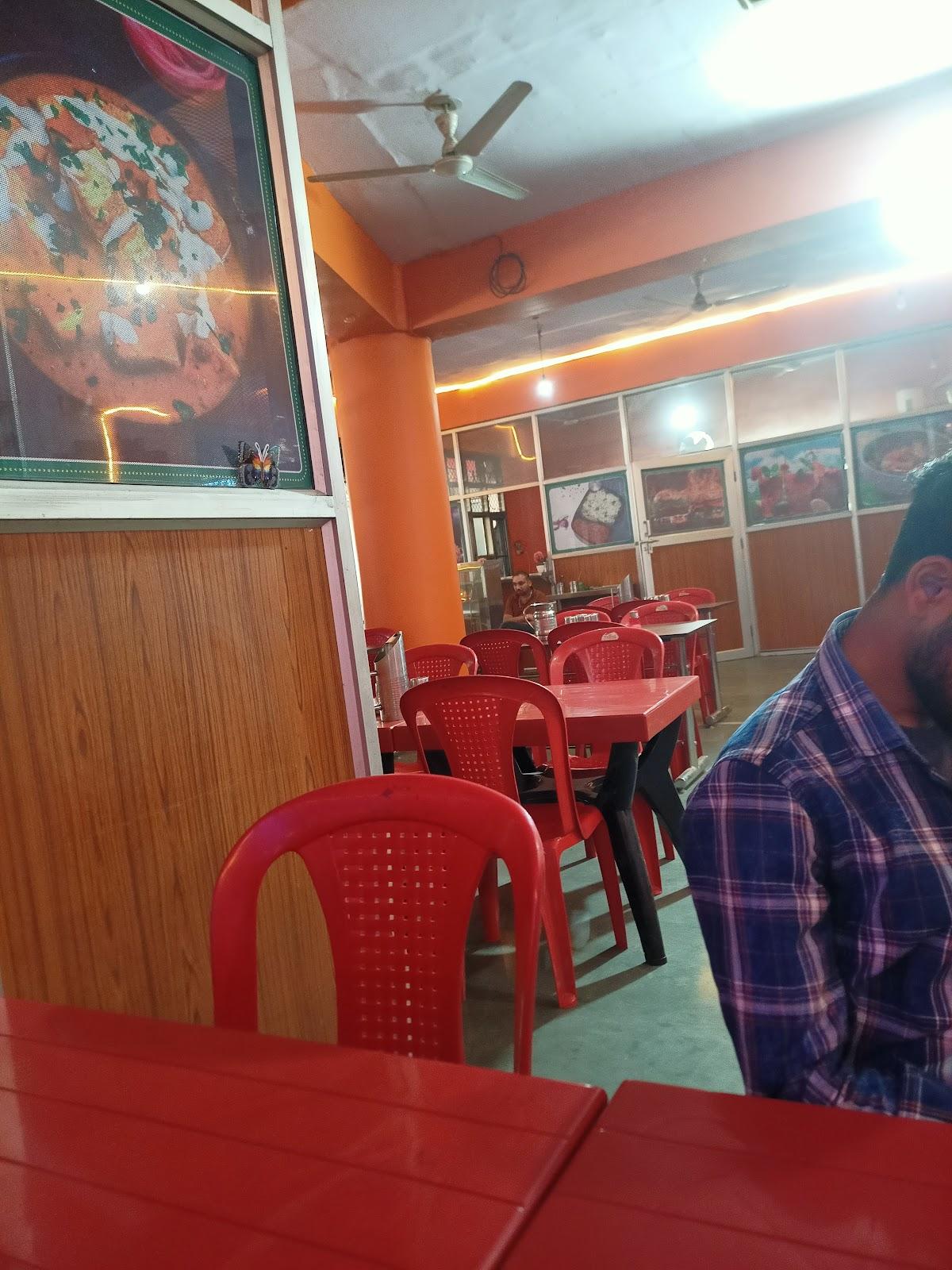 City Cafe & Restaurant Mandi