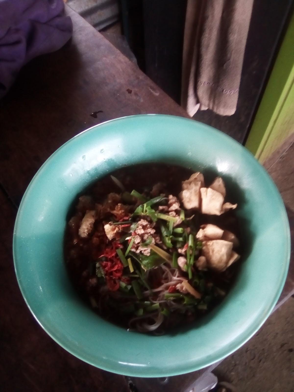 ก๋วยเตี๋ยวริมทาง(พระที่นั่ง)