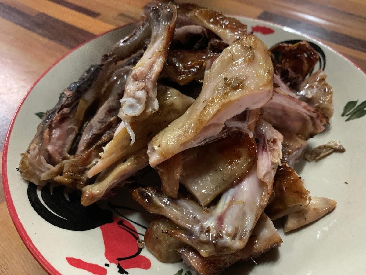 ຮ້ານ ປີ້ງໄກ ່ແມ່ສາຍຝົນ