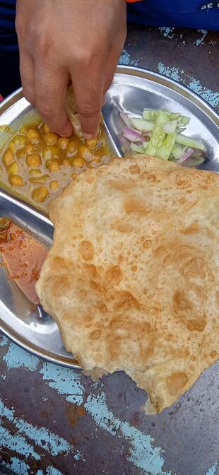 Chola bhatura maksuspur