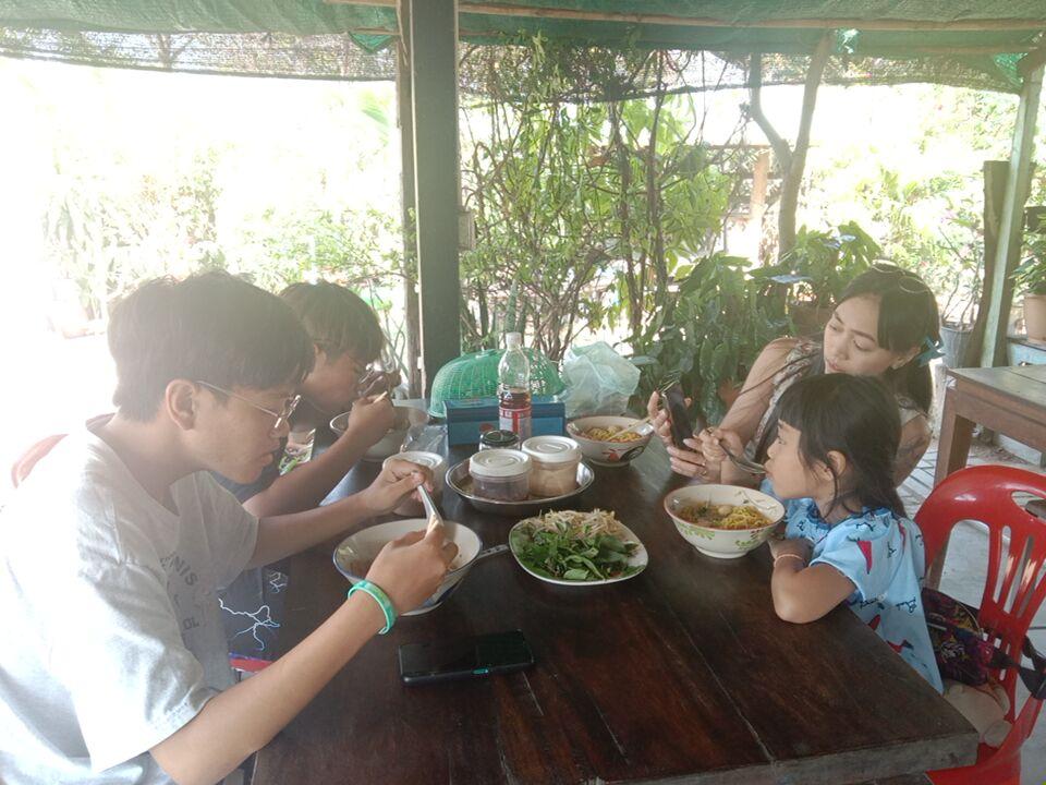 นายบูลย์ก๋วยเตี๋ยวเรือ