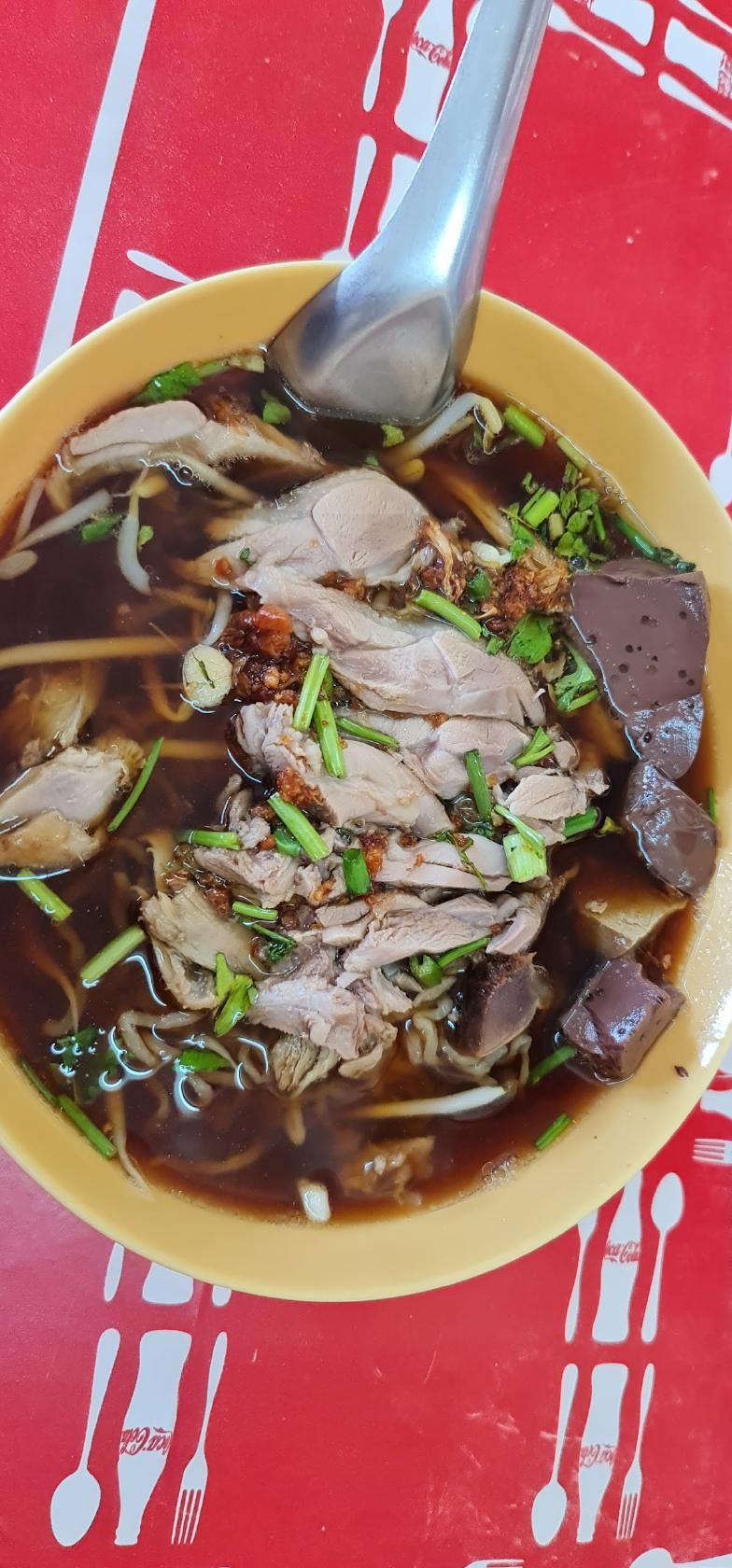 ร้านป้าเยาว์ โจ๊ก เกาเหลาเลือดหมูใบตำลึง ก๋วยจั๊บน้ำข้น