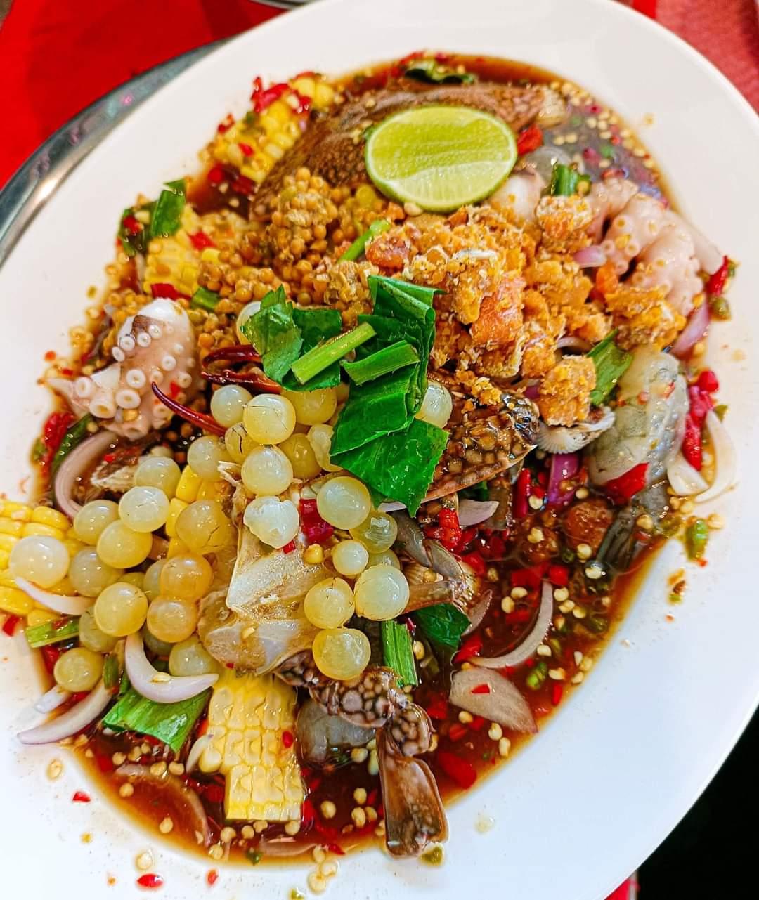 ร้านยำโครตแซ่บ