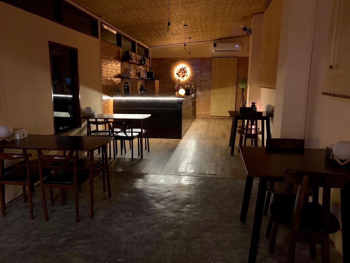 MOONSTONED CAFE & BAR
