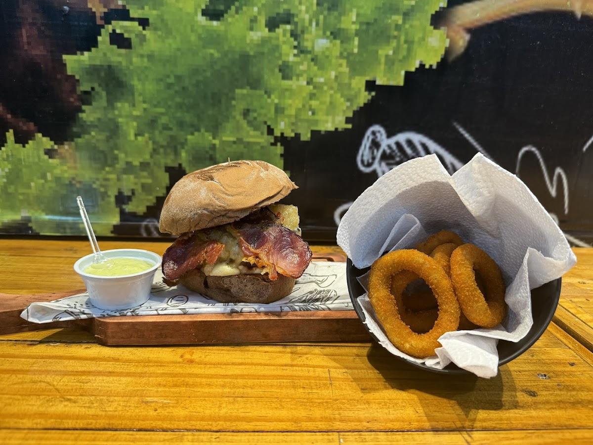 A Hamburgueria, Hamburguer, Sanduicheria, Sanduiche, Espetaria, Espeto Burguer e Porções.