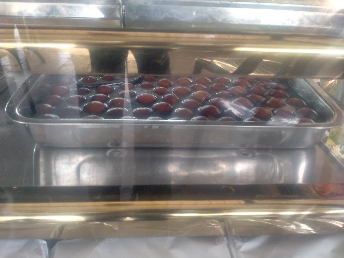 Saras Moti Restaurant