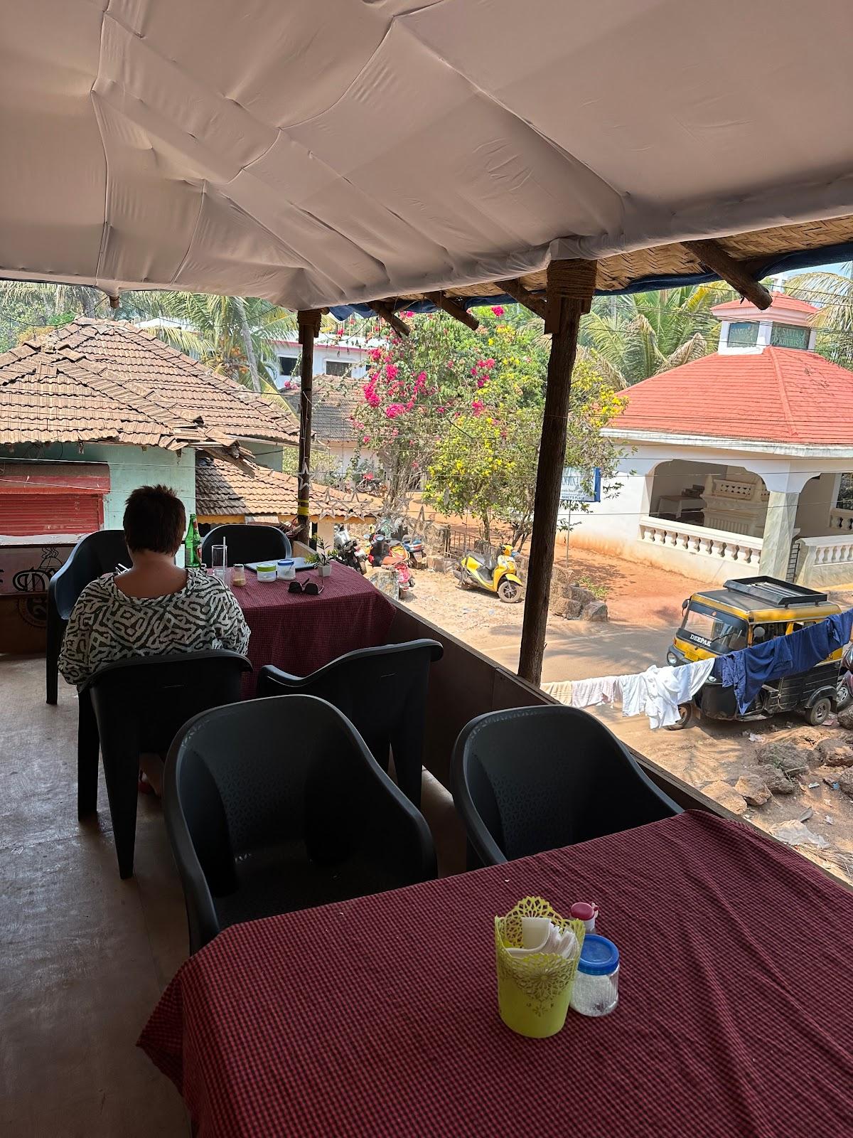 D'Raj restaurant huts & cottages