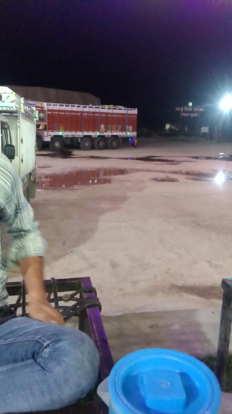 महादेव चोधरी होटल