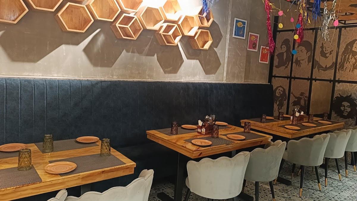 D'Hoot Cafe & Kitchen (Kankarbagh)