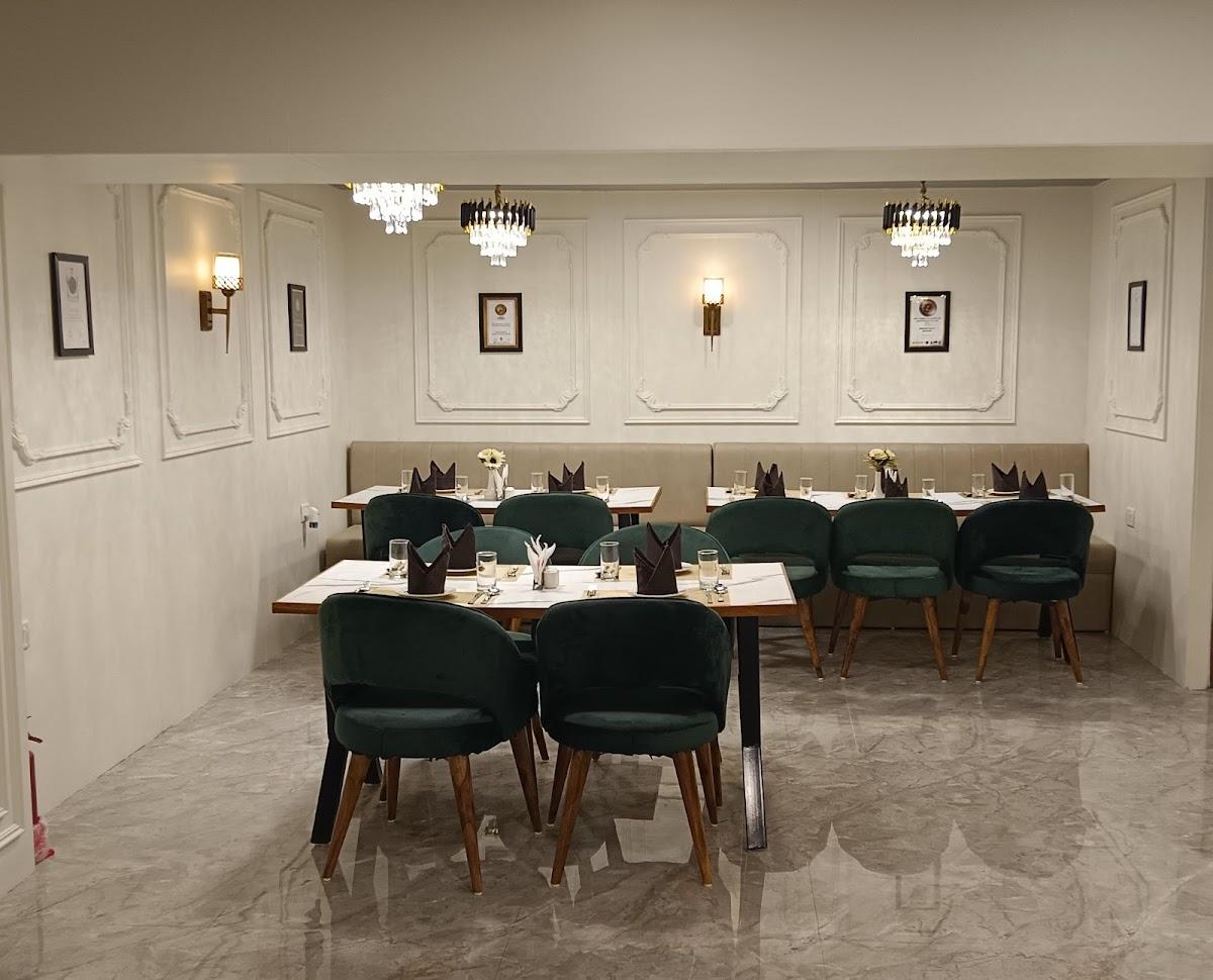 Moti Mahal Restaurant Indore