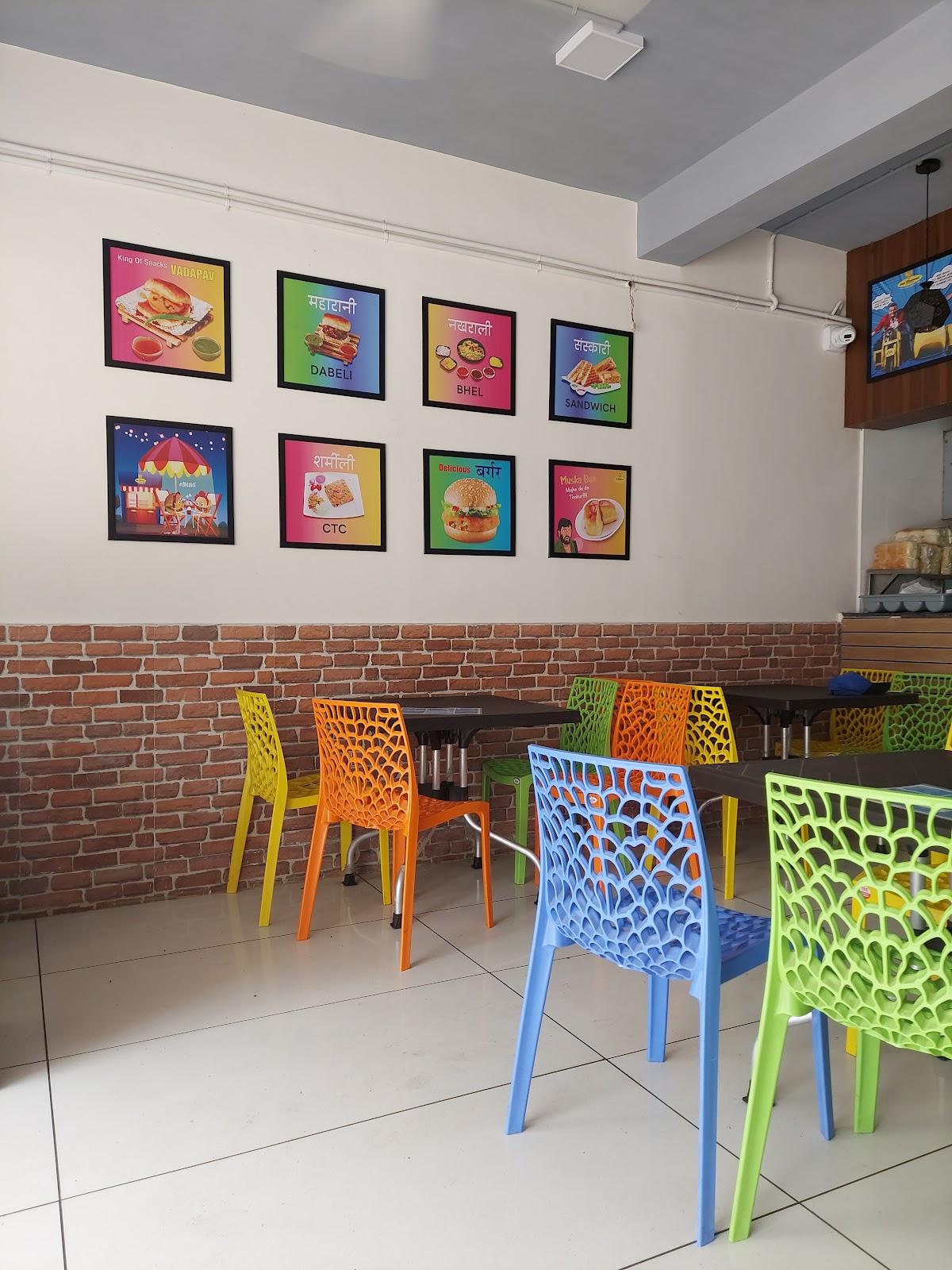 Jay Bhavani Vadapav Restaurant in Anand