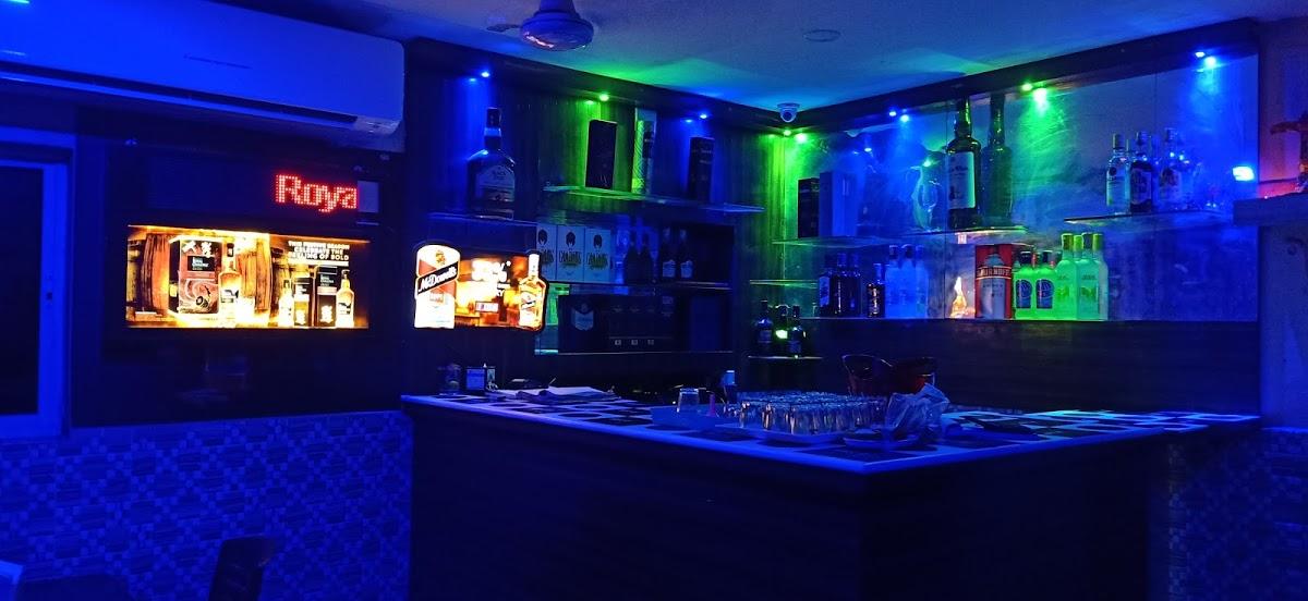 Free Time Bar & Restaurant