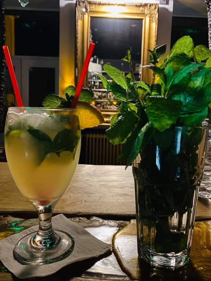 Le Belvedere de Belves Bar