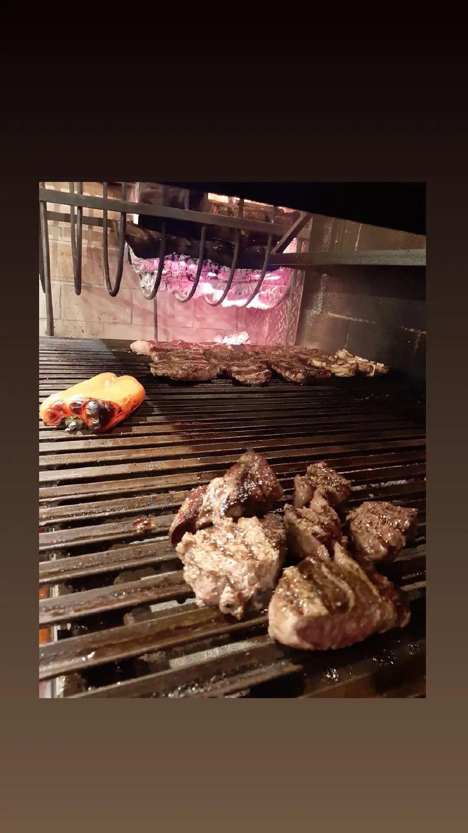 Las Chicas Parrilla Y Bar