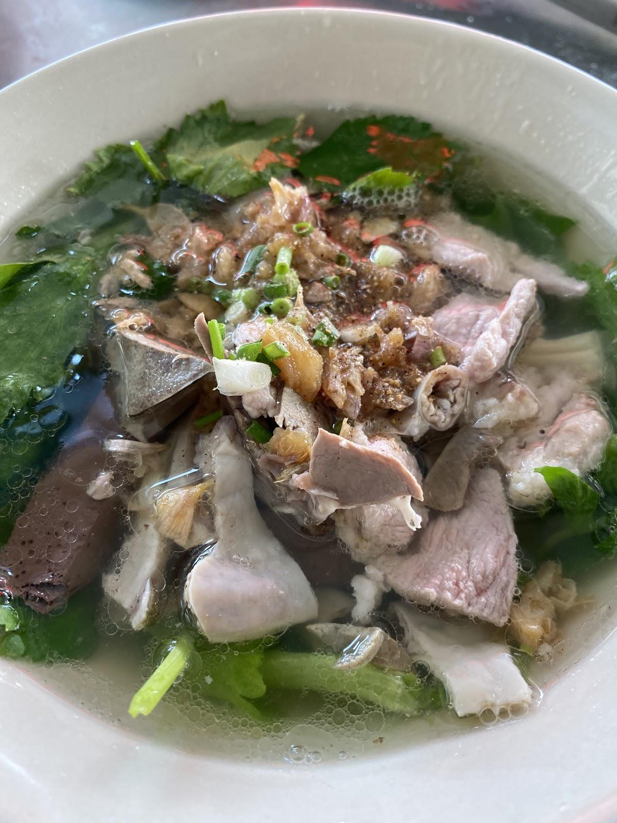 ต้มเลือดหมูลุงชวน