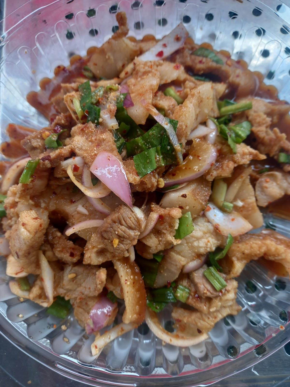 ร้านเจ้ ส้มตำ ยำ แซ่บ สี่แยกพัฒนา