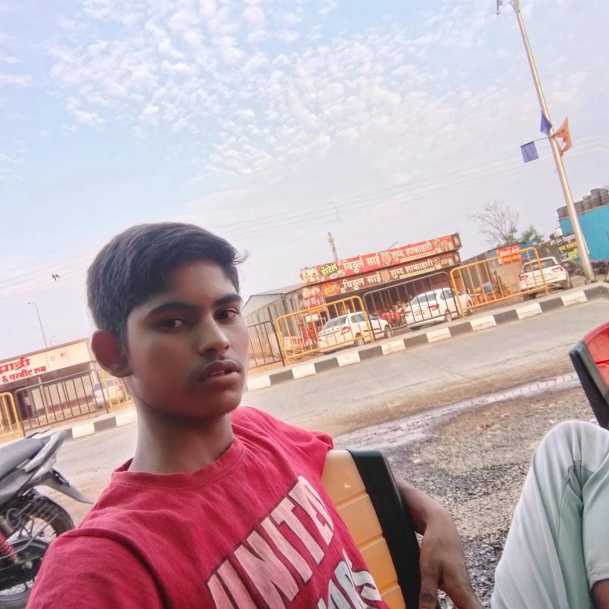 LAXMI NARAYAN BHEL & SPECIAL MISAL लक्ष्मी नारायणभेळ & स्पेशल मिसाळ पाव