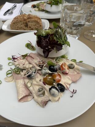 Oliv Restaurant & Bar