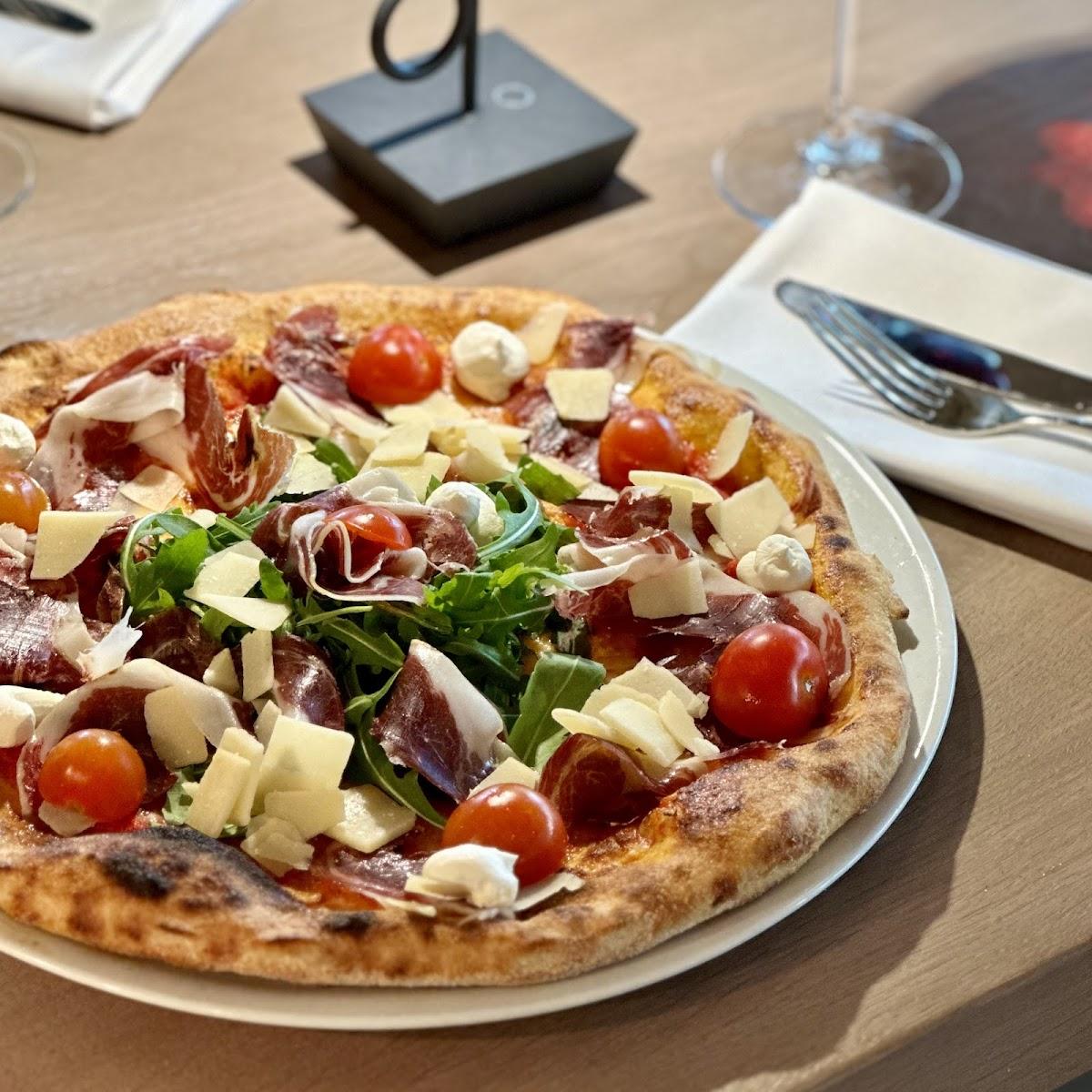 Oliv Restaurant & Bar