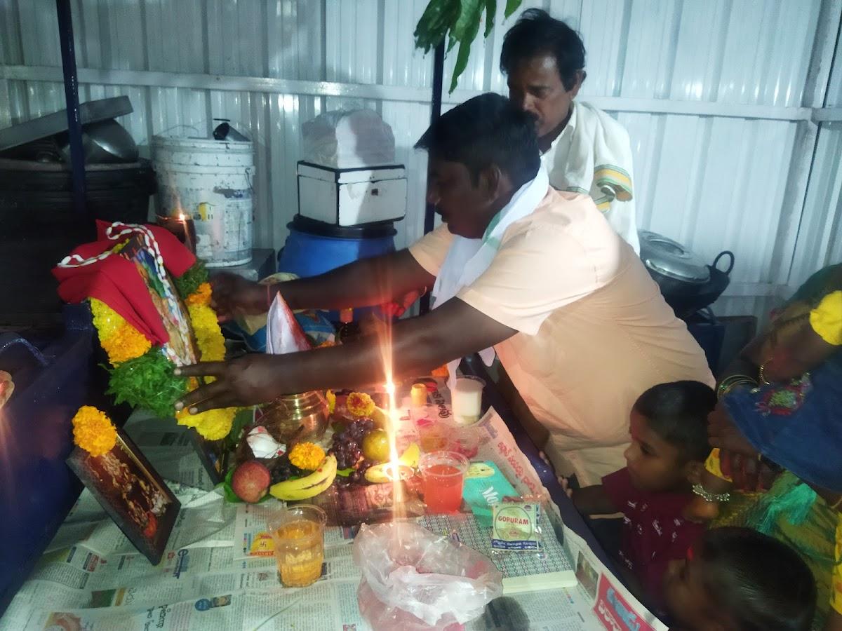 Srinivas Tiffin Centre