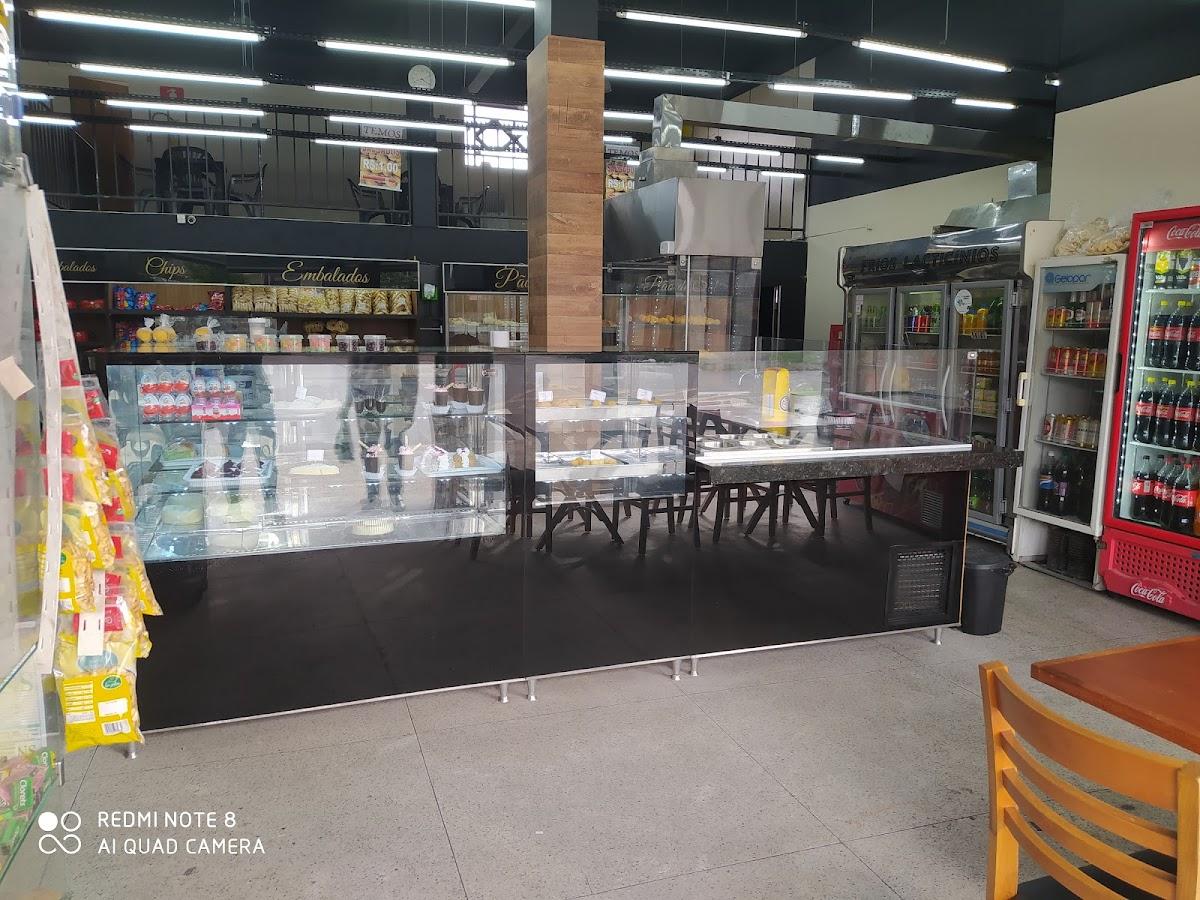 Padaria e Confeitaria Iara